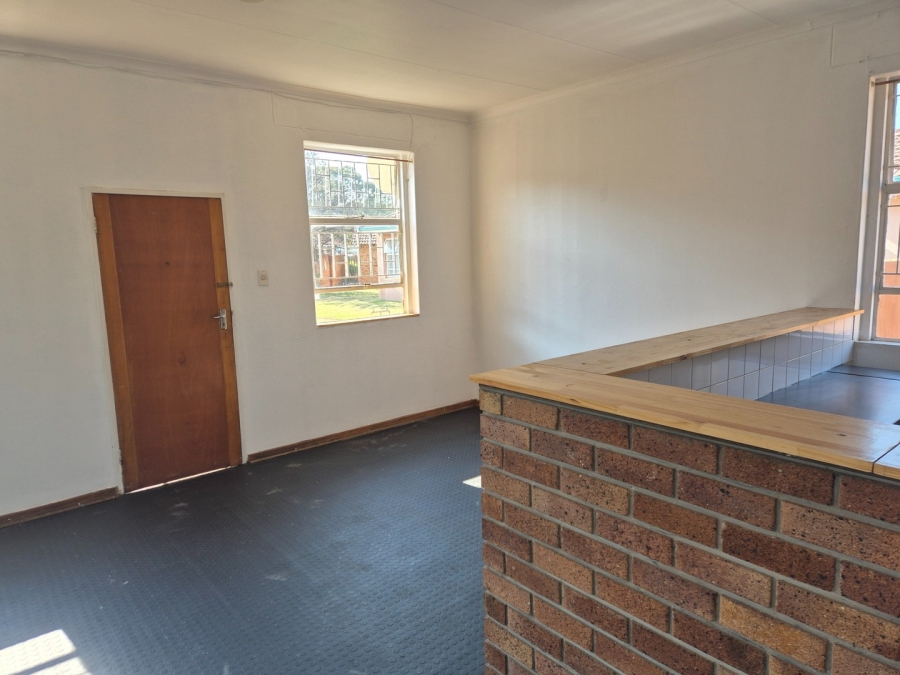 To Let 3 Bedroom Property for Rent in Kannoniers Park North West